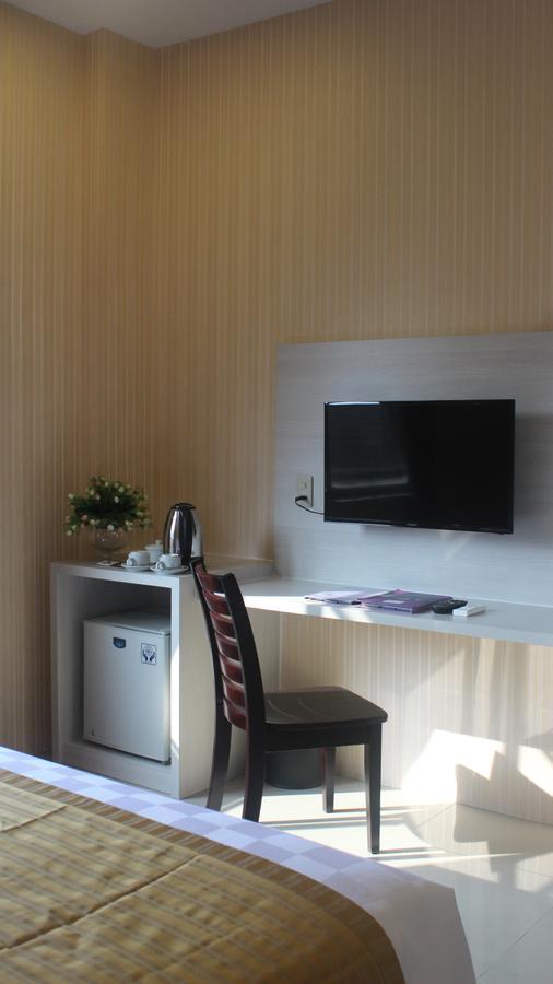 Lj Hotel Medan Exterior photo